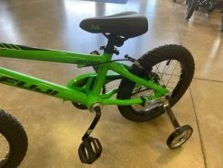 Fuji Rookie 16" Green Boys 2023 -Cycling Gear Shop 095sbuSEaJeHuKKJLL2mD8iO4