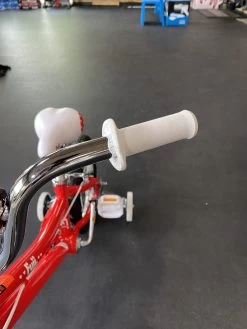 Fuji Rookie 16 Girls Red 2022 -Cycling Gear Shop 7SAT 7QL4wlSIWV1aBLduwGag