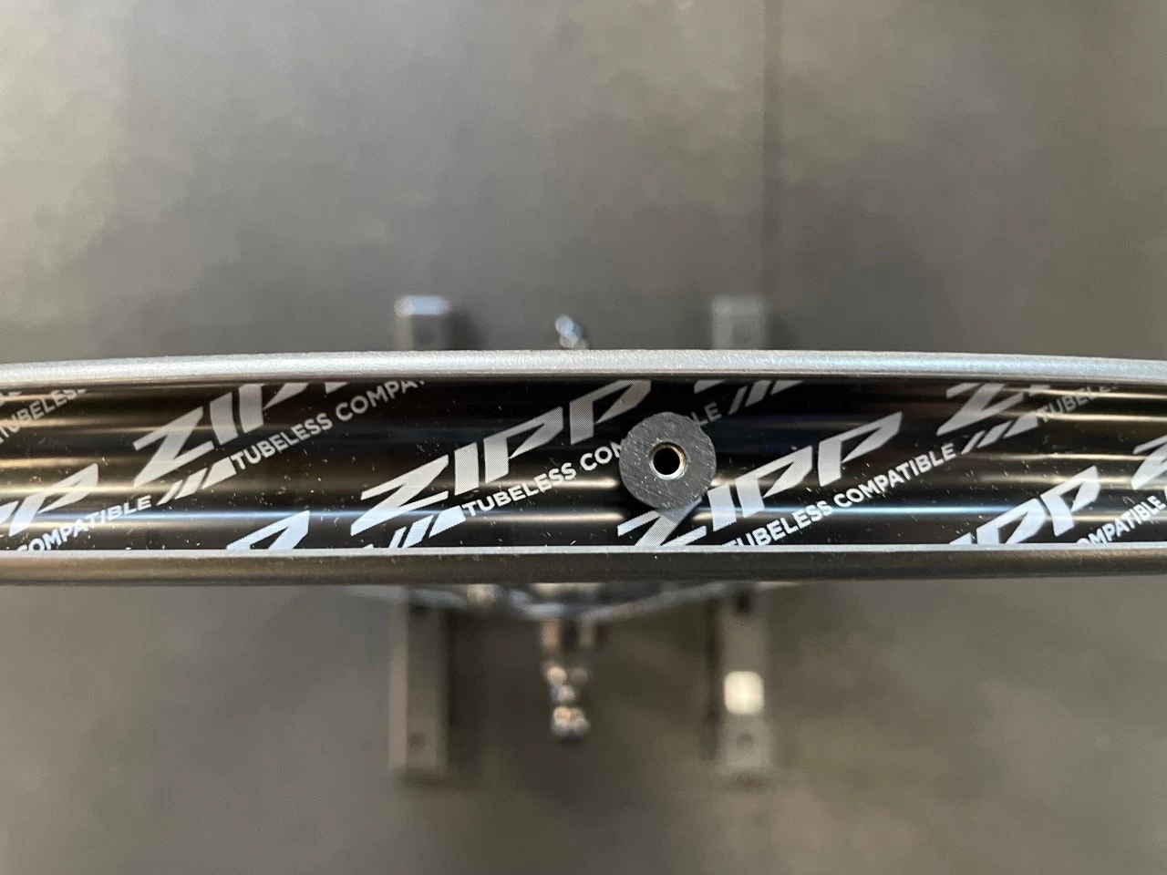 Zipp 808 Firecrest Carbon Tubeless Rim Brake Wheelset SRAM 10/11sp 8 Zipp 808 Firecrest Carbon Tubeless Rim Brake Wheelset SRAM 10/11sp - Image 6