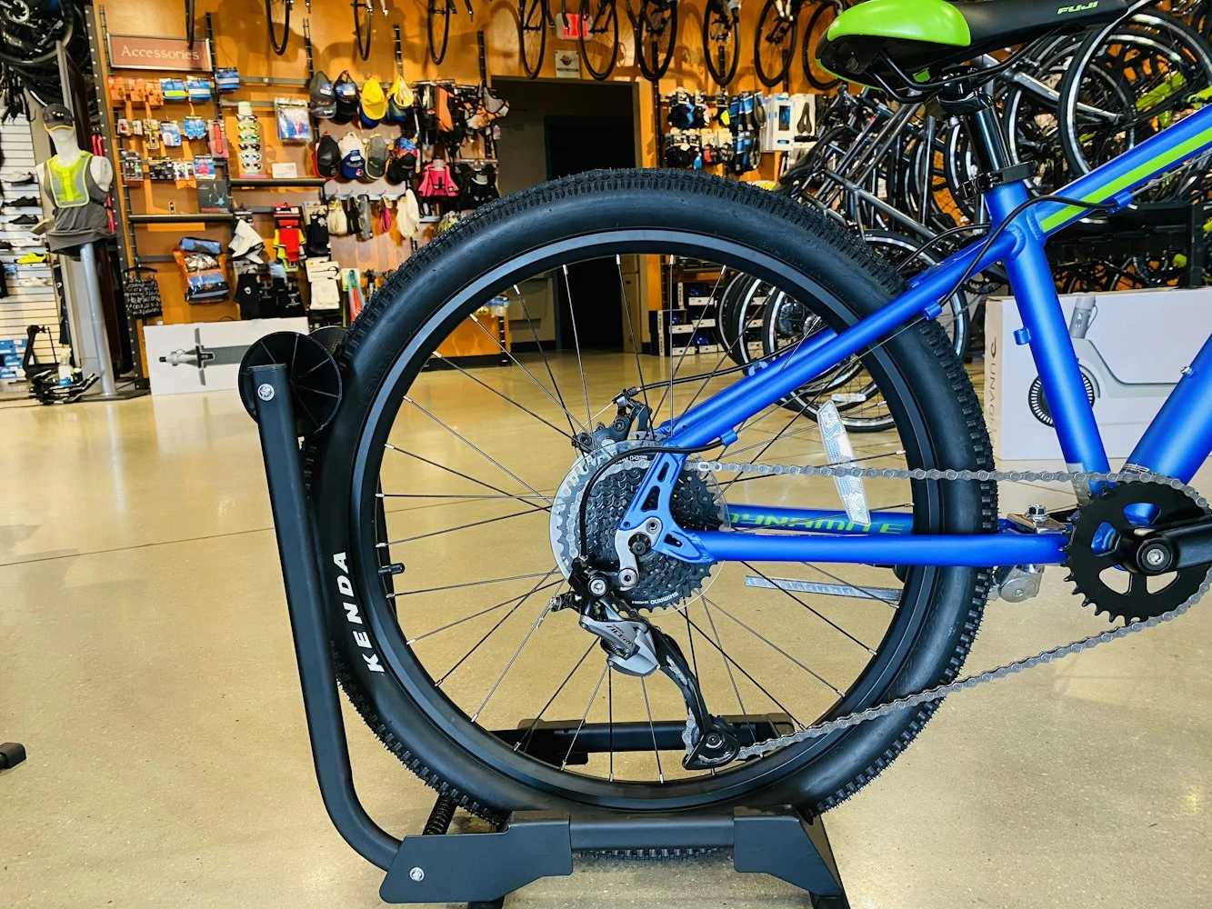 Fuji Dynamite 24 Pro Disc Kids Mountain Bike - Satin Royal Blue 2021 10 Fuji Dynamite 24 Pro Disc Kids Mountain Bike - Satin Royal Blue 2021 - Image 8