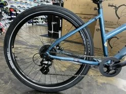 Breezer Bikes Midtown 1.7 LS Shimano Altus - Glacier Blue 2022 -Cycling Gear Shop KMX4THAM0VlKs GL7wH41WYhc
