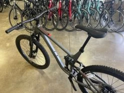 Fuji Auric 1.5 - 27.5 Shimano Deore 1 X 11 - Satin Hazy Silver 2022 -Cycling Gear Shop Lb9HnNopaKBg R2Zoz1Z8Wex8