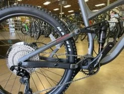 Fuji Auric 1.5 - 27.5 Shimano Deore 1 X 11 - Satin Hazy Silver 2022 -Cycling Gear Shop Lsnpx4iBZbhniJg9QvKKMPRYI