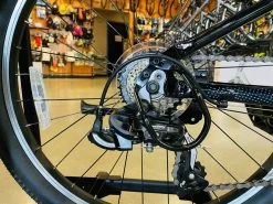 Fuji Dynamite 24 Sport Black -Cycling Gear Shop ToTZZumZteNnYUwIfMwN8wk9A