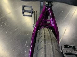 Kink Curb 20 - Glossed Smoke Fuschia 2021 -Cycling Gear Shop fge0Pe1kDNp67QD4nPM1jmfH4