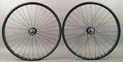 H Plus Son Archetype Black Rims Suzue ProMax Hubs Track Bike Fixed Gear Wheelset
