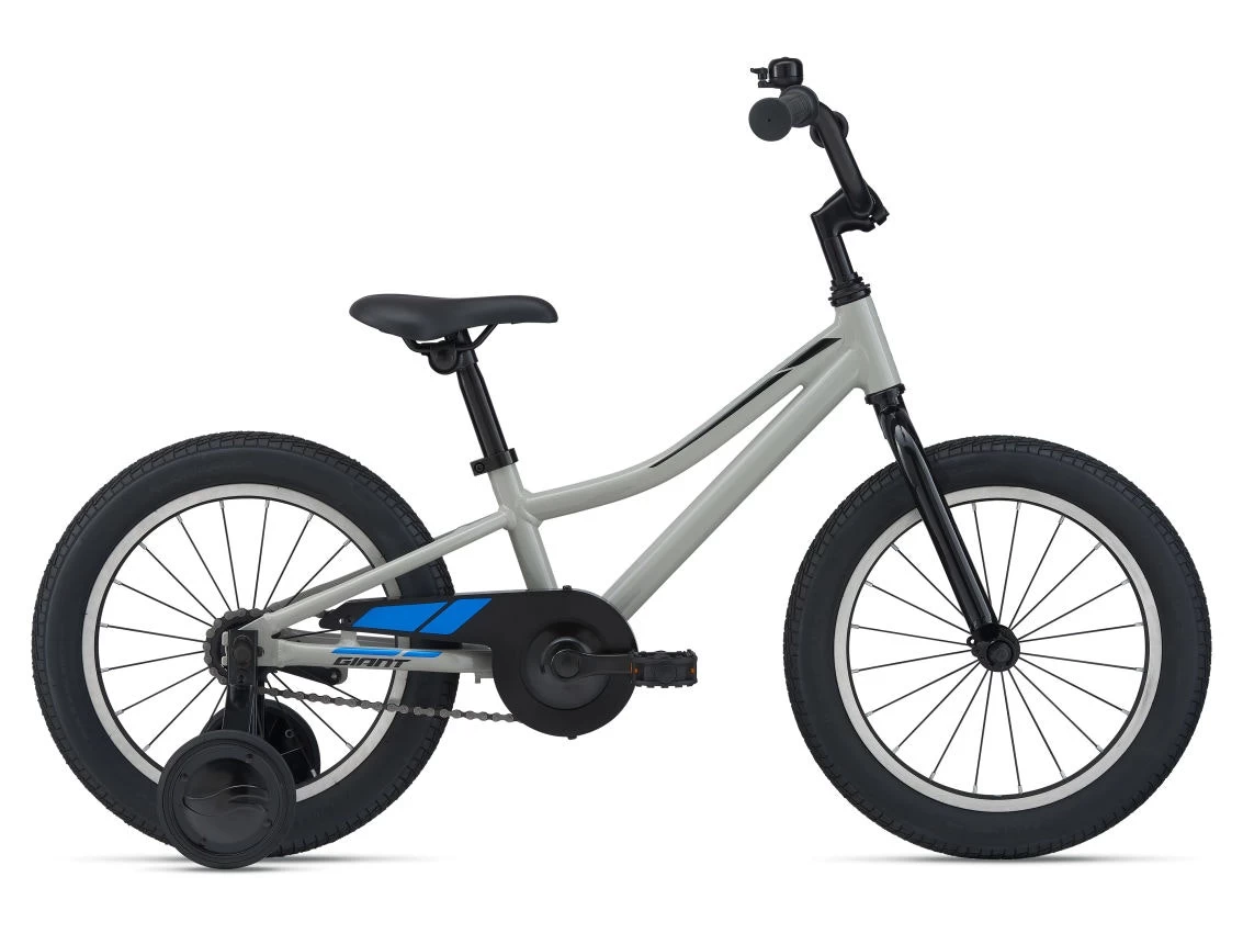 Giant Animator C/B 16 2023 3 Giant Animator C/B 16 2023