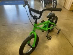 Fuji Rookie 16" Green Boys 2023 -Cycling Gear Shop zX2vROcq8hznpuwgJL1Bwby6g